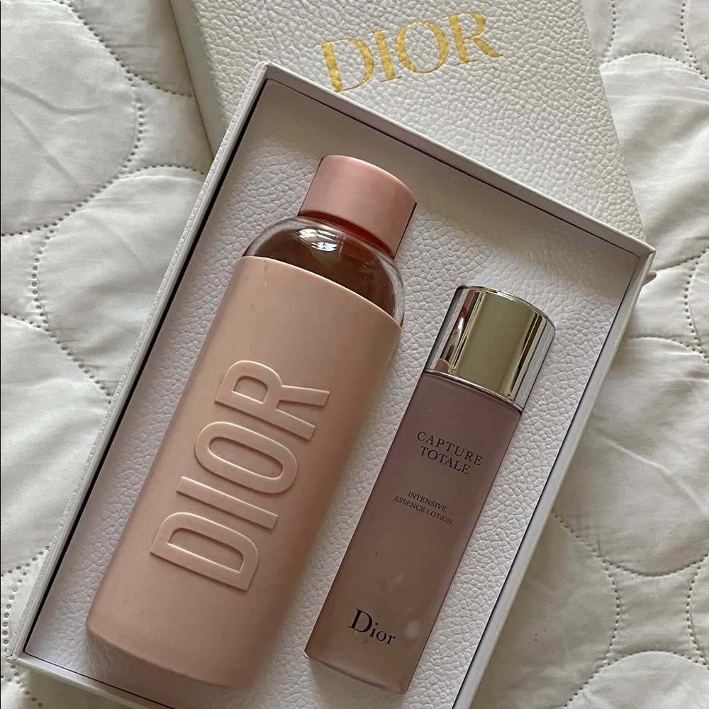 AUTHENTIC Dior Pink  luxurious glass water bottle ONLY.
